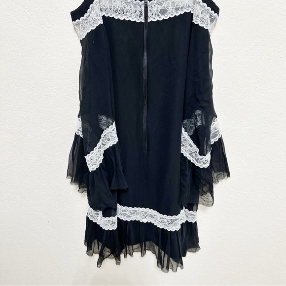 Alice and Olivia Willie Cold Shoulder Bell Sleeve Dress size 6 - Picture 2 of 12